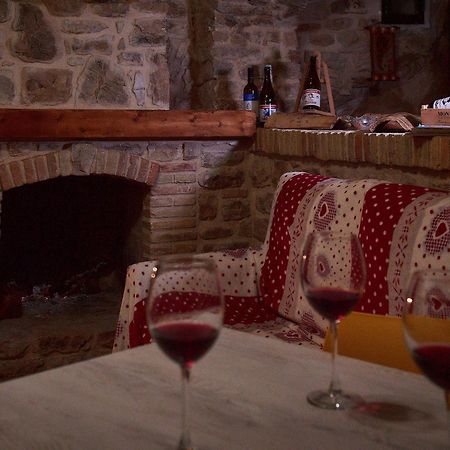 Il Cortiletto Del Borgo Bed & Breakfast Pietra Montecorvino ภายนอก รูปภาพ