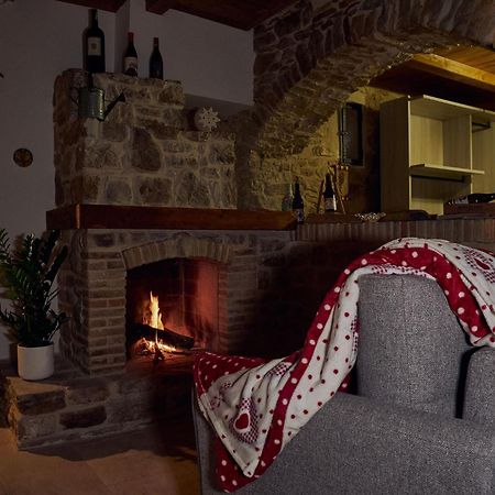 Il Cortiletto Del Borgo Bed & Breakfast Pietra Montecorvino ภายนอก รูปภาพ