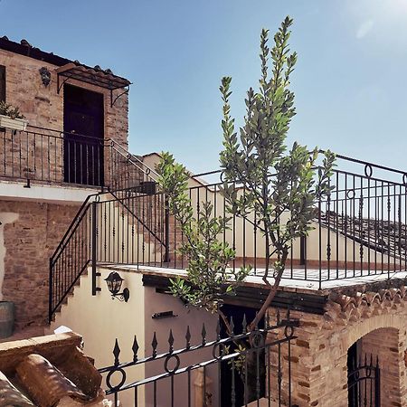 Il Cortiletto Del Borgo Bed & Breakfast Pietra Montecorvino ภายนอก รูปภาพ
