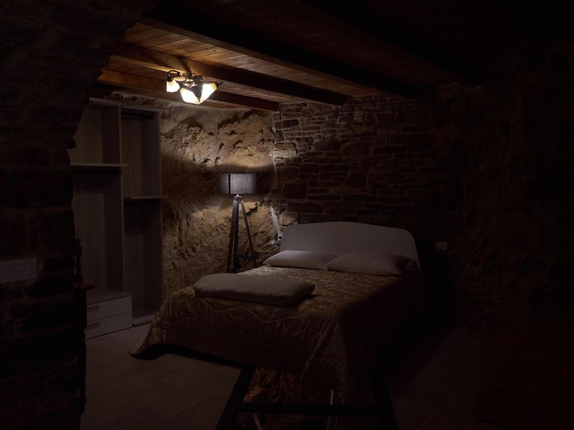 Il Cortiletto Del Borgo Bed & Breakfast Pietra Montecorvino ภายนอก รูปภาพ