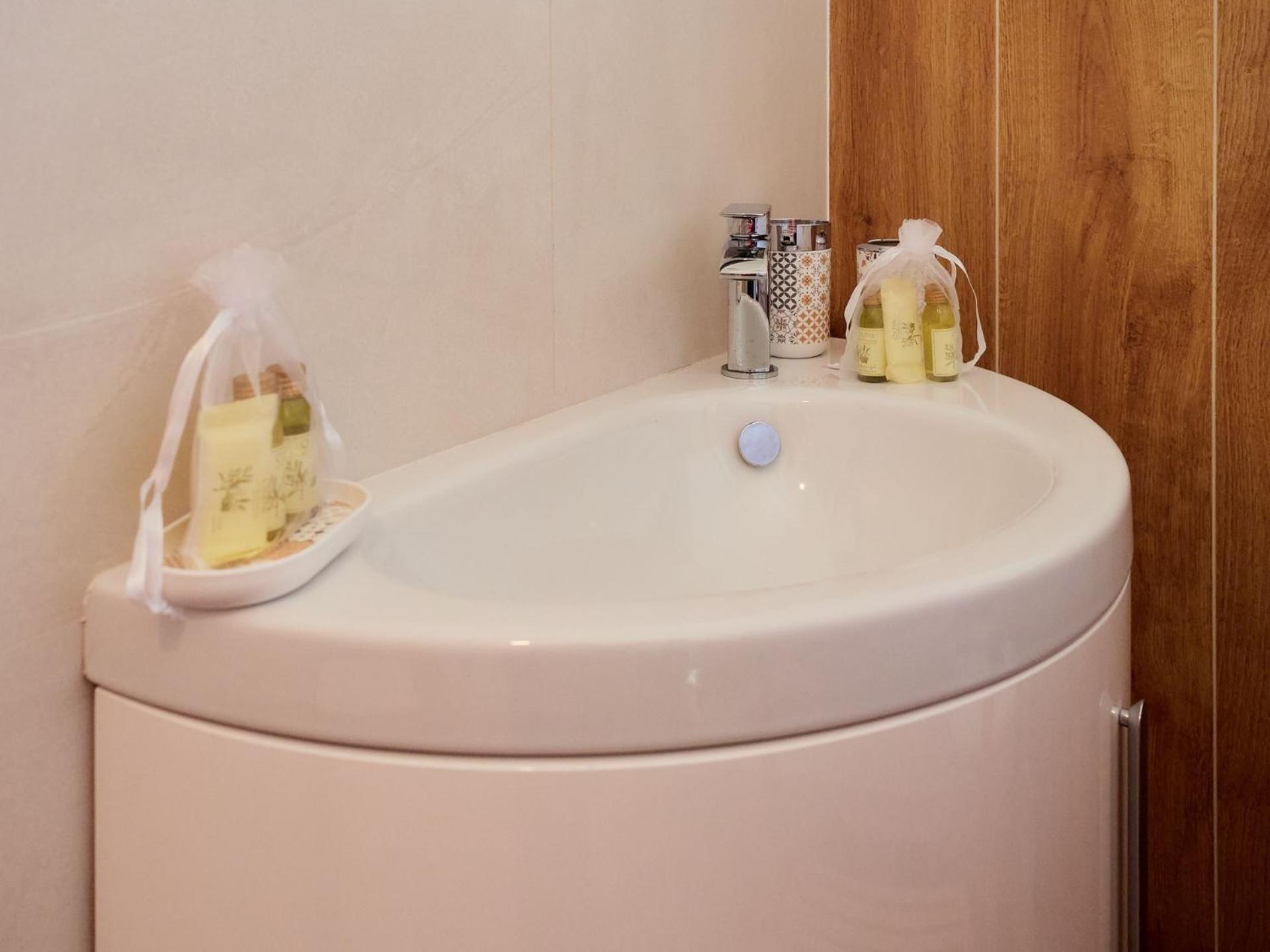 Il Cortiletto Del Borgo Bed & Breakfast Pietra Montecorvino ภายนอก รูปภาพ