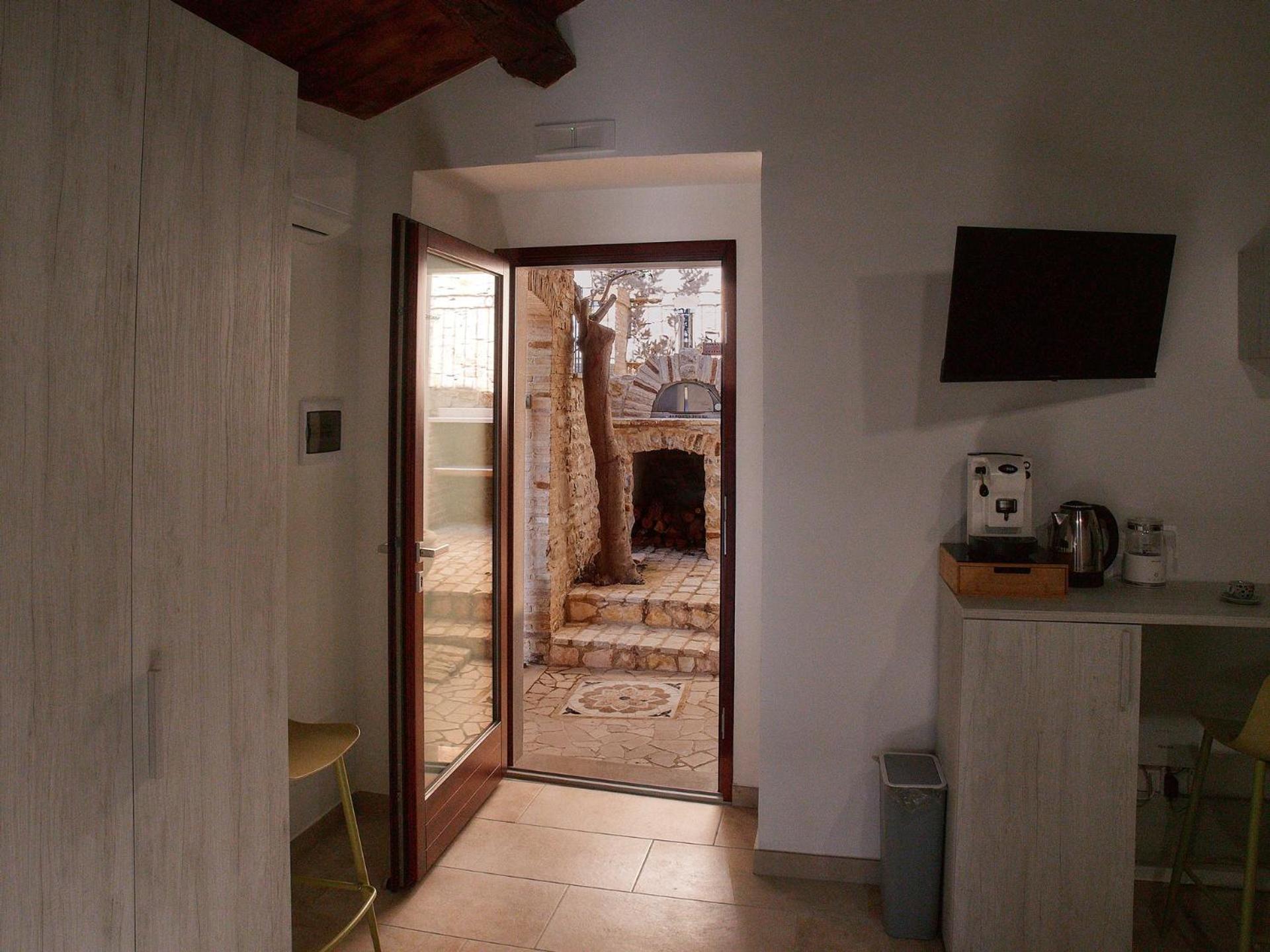 Il Cortiletto Del Borgo Bed & Breakfast Pietra Montecorvino ภายนอก รูปภาพ